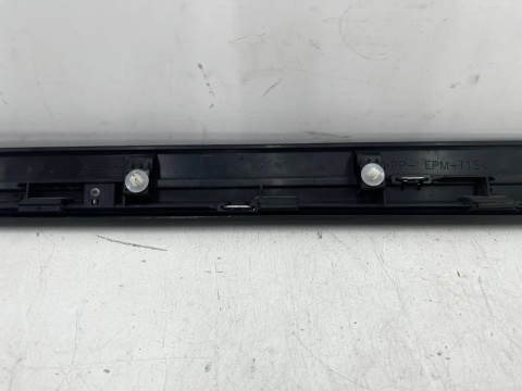 Listwa Nissan X-Trail T32 LIFT 17-22r. prawa przednia DOLNA nakładka drzwi CHROM prawy przód 808766fr0a