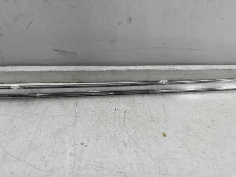 Listwa Volvo V60 II KOMBI 18r.- prawa tylna boczna nakładka karoseryjna ozdobna obramówka szyby CHROM 5901206aa