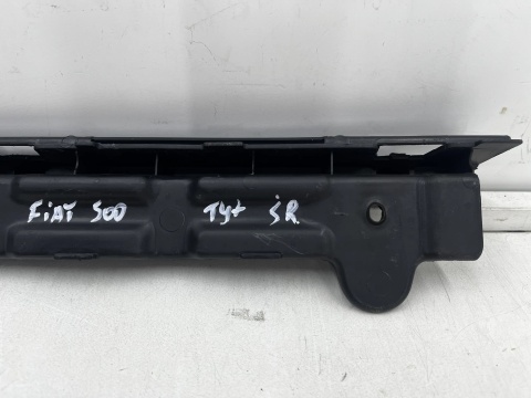 Ślizg Fiat 500 08-24r. tylne środkowe mocowanie zderzaka wspornik wzmocnienie tył 51865469