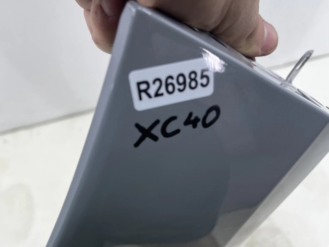 Błotnik Volvo XC40 17r.- prawy przedni prawy przód 31457584