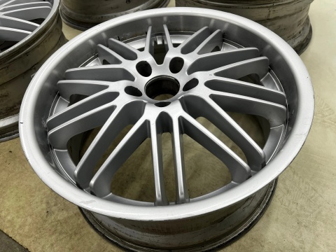 Felgi aluminiowe VW Volkswagen Audi Seat Skoda r19 cali 8,5jx19 ET45 5x112 CH70 felgi z rantem KOMPLET Aluett z12