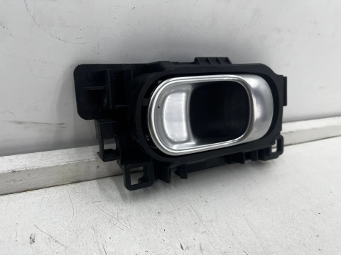 Klamka Citroen C3 Aircross 1 I 17-24r. lewa tylna wewnętrzna rączka drzwi EU lewy tył 98012886cy