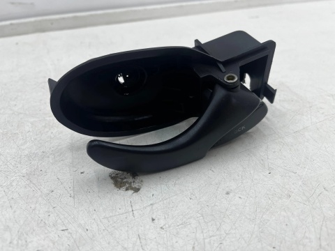 Klamka Ford Focus mk1 98-04r. prawa przednia wewnętrzna rączka drzwi EU prawy przód xs41-a22600-ay