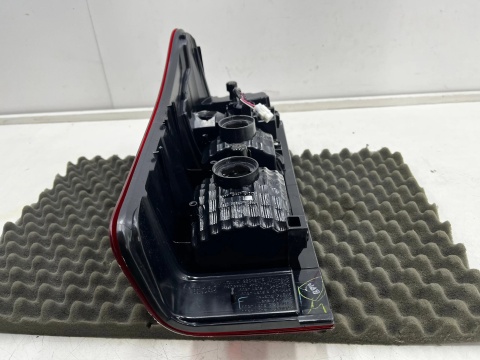 Lampa Isuzu D-Max 2 II 11-19r. NOWA prawa tylna EU Oryginalna LED w błotnik prawy tył 98235556 8-98235556-0