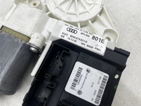 Podnośnik szyb Audi A3 8P 03-13r. lewy tylny silniczek podnoszenia szyby lewy tył 8p4959801e