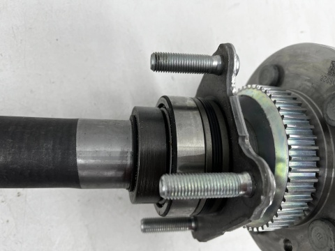 Półoś Jeep Wrangler IV JL Gladiator 20r.- NOWY lewy tylny WAŁ napędowy 32 frezy 350mm. oryginalny piasta 68474263AA