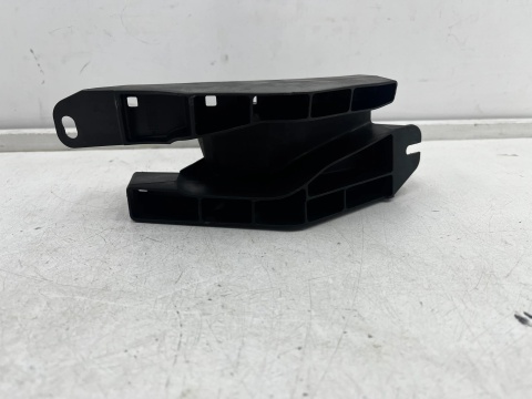 Ślizg Mercedes w246 B-klasa 11-18r. lewy przedni wspornik mocowanie zderzaka pasa przedniego wzmocnienie a2466260100