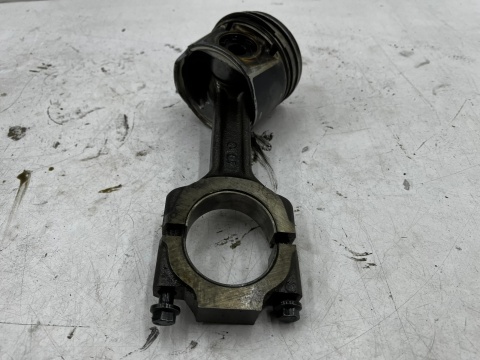 Tłok Korbowód Opel Zafira B Astra H Vectra C 04-14r. 1.9 CDTI nominalne numer bloku 55182303