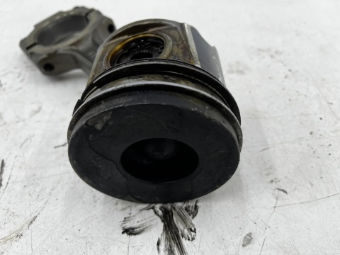 Tłok Korbowód Opel Zafira B Astra H Vectra C 04-14r. 1.9 CDTI nominalne numer bloku 55182303