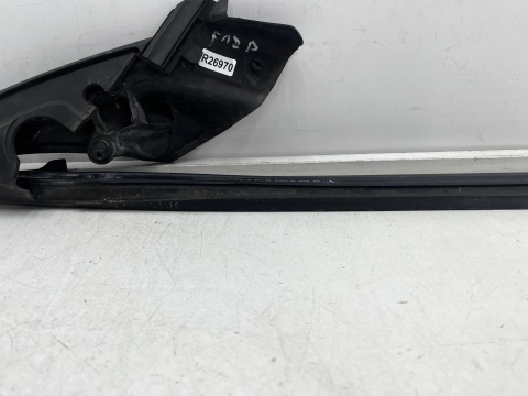 Uszczelka BMW 6 F12 F13 F06 10-18r. prawa przednia górna uszczelka szyby prowadnica szyby prawy przód 7217492