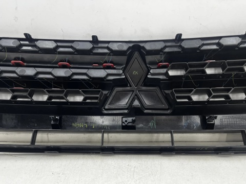 Atrapa Mitsubishi Space Star 19-24r. lift grill przednia maskownica zderzaka 7450b351