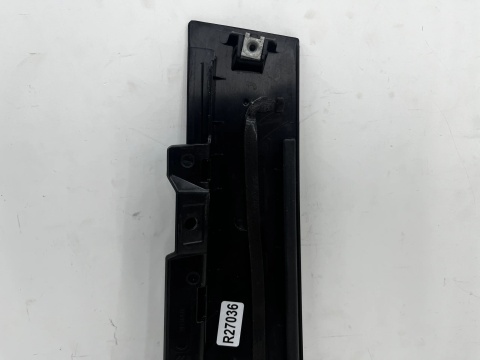 Listwa Citroen C3 Aircross 17-24r. lewa tylna osłona słupka ramki szyby drzwi lewych tylnych POŁYSK 39136476