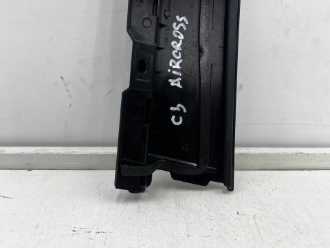 Listwa Citroen C3 Aircross 17-24r. lewa tylna osłona słupka ramki szyby drzwi lewych tylnych POŁYSK 39136476