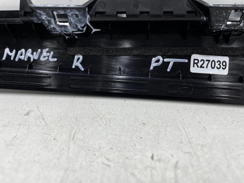 Listwa MG Marvel R 21-25r. prawa tylna osłona słupka ramki szyby drzwi prawych tylnych POŁYSK 10261392