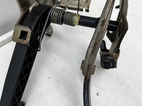 Pedał hamulca Opel Meriva A 03-10r. pedał hamulca sprzęgła czujnik hamulca czujnik sprzęgła 18299720