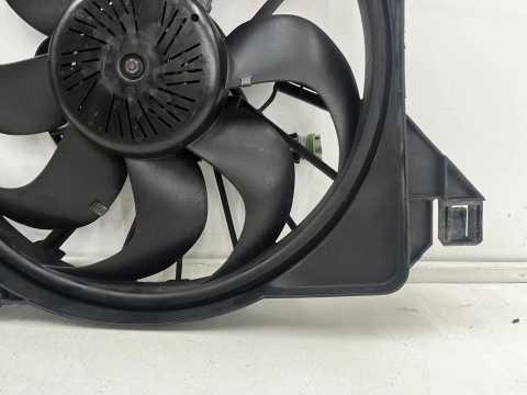 Wentylator chłodnicy Ford C-max MK2 Focus MK3 Connect MK2 10-19r. 1.5 TDCi 1.6 TDCi wiatrak z obudową SPRAWNY dv61-8c607-ad
