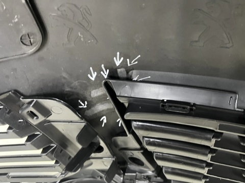 Zderzak przedni Peugeot 3008 2 II 16-20r. Przedlift przód 6XPDC 9810867477