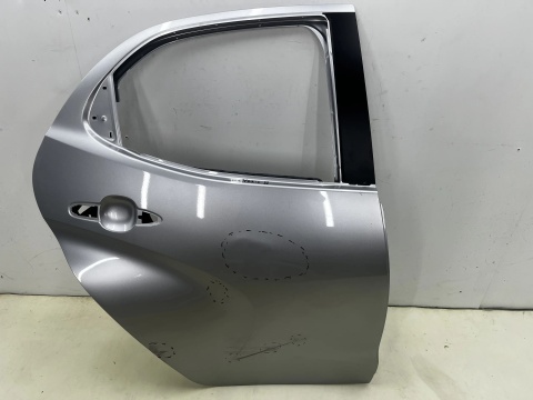 Drzwi Toyota Yaris 4 IV Mazda 2 Hybrid 20r.- prawe tylne prawy tył