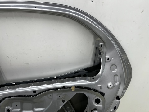 Drzwi Toyota Yaris 4 IV Mazda 2 Hybrid 20r.- prawe tylne prawy tył