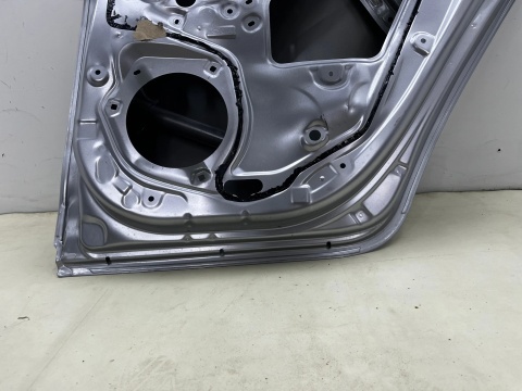 Drzwi Toyota Yaris 4 IV Mazda 2 Hybrid 20r.- prawe tylne prawy tył