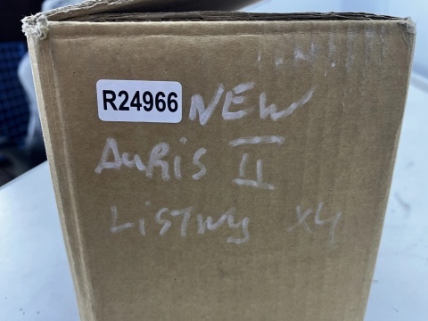 Listwa Toyota Auris 2 II E18 12-18r. NOWA lewa przednia listwa zgarniająca