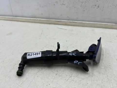 Dysza spryskiwaczy VW Passat CC R-LINE lift 11-16r. LEWY spryskiwacz lampy