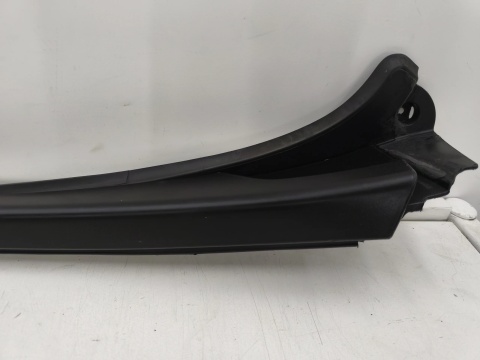Listwa Renault Trafic 3 III Opel Vivaro B 14r.- prawa nakładka zgarniająca szyby przedniej czołowej zaślepka 93867905