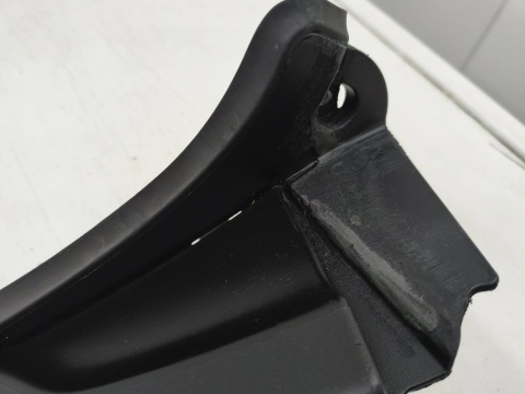 Listwa Renault Trafic 3 III Opel Vivaro B 14r.- prawa nakładka zgarniająca szyby przedniej czołowej zaślepka 93867905