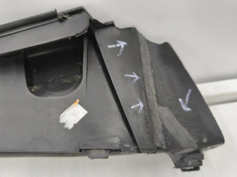 Listwa Renault Trafic 3 III Opel Vivaro B 14r.- prawa nakładka zgarniająca szyby przedniej czołowej zaślepka 93867905
