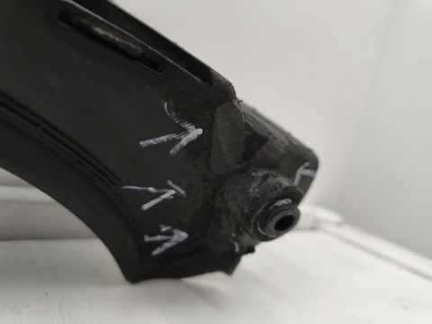 Listwa Renault Trafic 3 III Opel Vivaro B 14r.- prawa nakładka zgarniająca szyby przedniej czołowej zaślepka 93867905