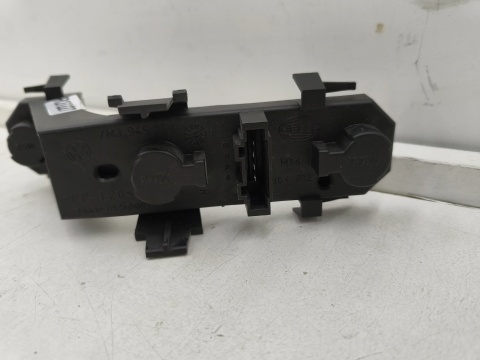 Wkład lampy VW Sharan 1 I Lift 00-05r. listwa oprawa żarówek prawy tył 7m3945258