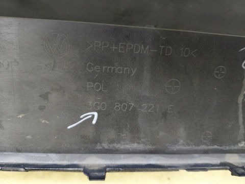 Zderzak przedni VW Passat B8 VIII 19-23r. Lift przód 4XPDC 3G0807221E