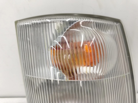 Kierunkowskaz Toyota Dyna U300 05r.- PRAWY kierunkowskaz kierunek migacz lampa reflektor ORYGINALNY
