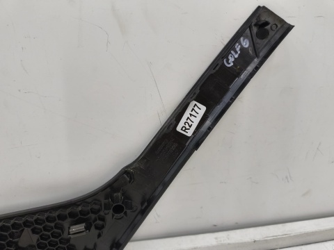 Tapicerka VW Golf 6 VI 08-12r. 5Drzwi nakładka rączki boczka drzwi prawych przednich tylnych listwa 5k4868040a