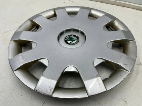 Kołpak Skoda Octavia 1 I 96-10r. 15 cali r15 oryginalny 1u0601147d