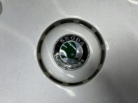 Kołpak Skoda Octavia 1 I 96-10r. 15 cali r15 oryginalny 1u0601147d