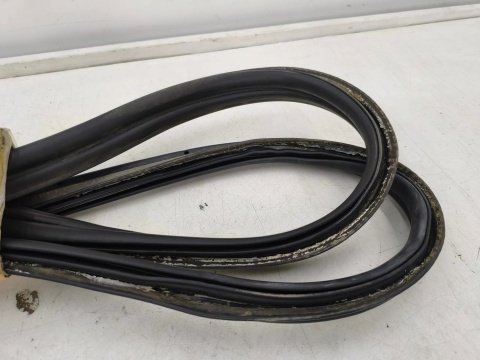 Uszczelka Ford Focus Mk3 10-19r. kombi guma klapy bagażnika wewnętrzna
