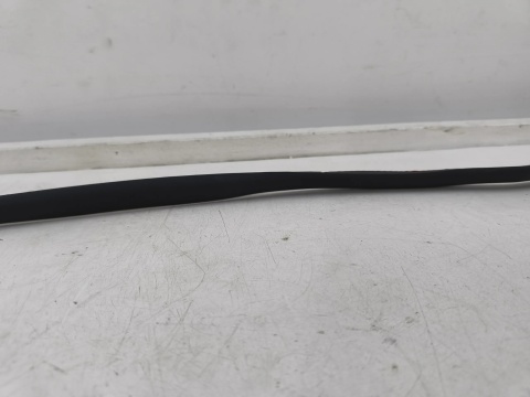 Uszczelka Porsche Cayenne III 9y 17r.- NOWA OE lewa tylna guma drzwi uszczelnienie krawędzi szczeliny drzwi 9y0839717a