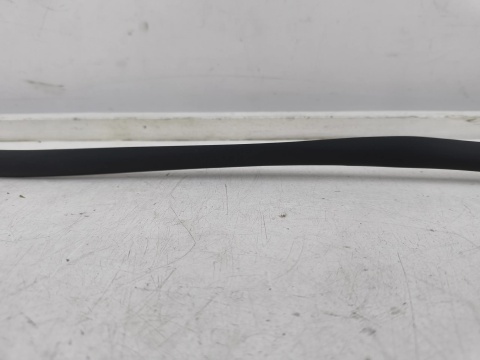 Uszczelka Porsche Cayenne III 9y 17r.- NOWA OE prawa tylna guma drzwi uszczelnienie krawędzi szczeliny drzwi 9y0839718a