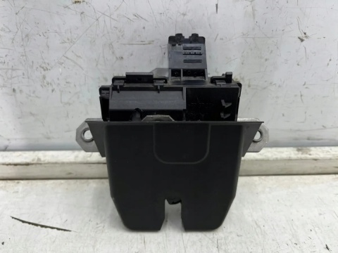 Zamek klapy bagażnika Ford Focus MK3 HB Kombi C-max MK2 10-19r. mechanizm