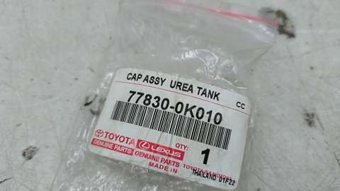 Korek zbiornika adblue Toyota Hilux 8 VIII 16-26r. diesel 77830-0k010