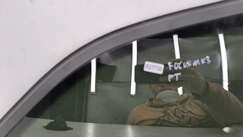 Szyba boczna Ford Focus Mk3 10-19r. kombi prawy tylny trójkąt karoseryjna przyciemniana bm51-a297b00-f