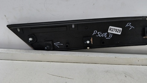 Listwa Peugeot 5008 II 17-24r. lewa tylna listewka szyby karoseryjna osłona słupka bagażnika CHROM 9827008977