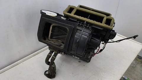 Nagrzewnica Ford Focus Mk3 10-19r. KLIMATYZACJA obudowa chłodnicy wody parownik automatyczna kompletna EUROPA h1f1-19b555-eb