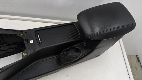 Tunel środkowy Ford Focus Mk3 10-19r. uchwyt na kubki usb zapalniczka podłokietnik EU f1eba045a06em