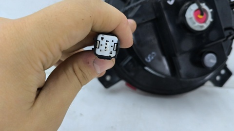 Lampa Hyundai Inster 24r.- lift lewa tylna lampa cofania przeciwmgielna w zderzak tylny oryginalna lewy tył 92405-gx