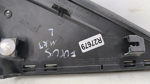 Listwa Ford Focus Mk3 10-19r. lewa przednia nakładka zęwnętrzna trójkąt drzwi błotnika bm51-a16003