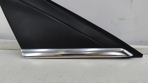 Listwa Ford Focus Mk3 10-19r. prawa przednia nakładka zęwnętrzna trójkąt drzwi błotnika bm51-a16004