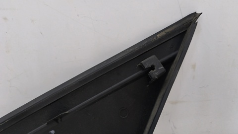 Listwa Ford Focus Mk3 10-19r. prawa przednia nakładka zęwnętrzna trójkąt drzwi błotnika bm51-a16004
