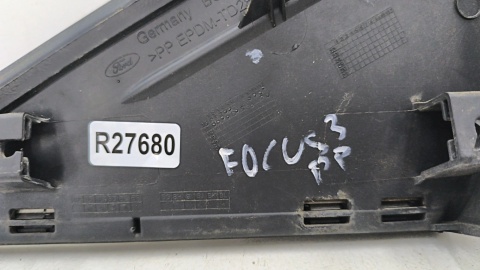 Listwa Ford Focus Mk3 10-19r. prawa przednia nakładka zęwnętrzna trójkąt drzwi błotnika bm51-a16004